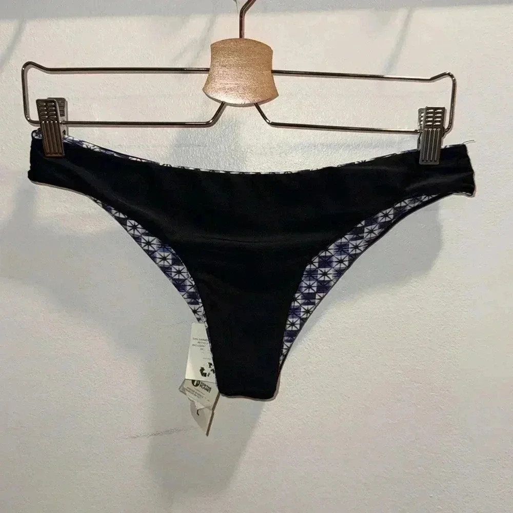 Sensible Graves Bikinis Tori Reversible Bikini Bottoms - Zen Out/Black